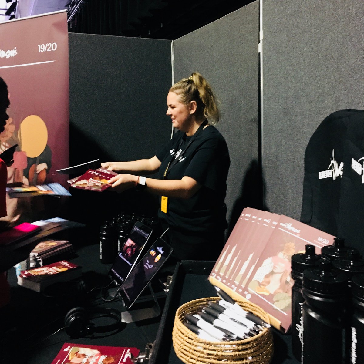 BBCPhilharmonic's tweet photo. Great day @OfficialUoM for #Manchester #Freshers promoting our £3 student tickets @BridgewaterHall. @UoMMusic, @ManchesterSU, @UoMNews #HelloUoM https://t.co/JmoGBByojh