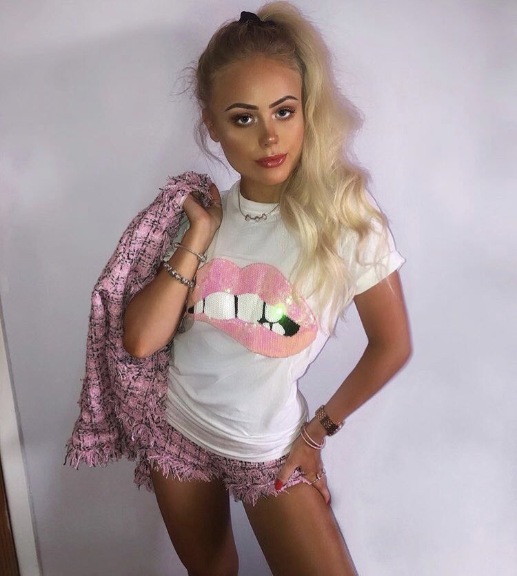 Fearlesscustom's tweet image. Baby pink lips tee 💞
fearlessalice.co.uk