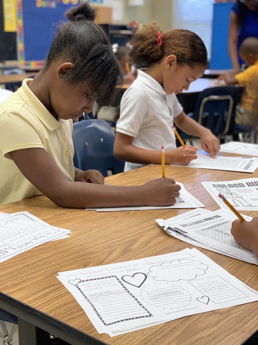 NewberryElem's tweet image. Our scholars our engaged in their monthly guidance lesson. Let’s have a marvelous Monday @SCSK12Unified @EmpowerSCS @SCSDOSA #weare38115 #scsis901