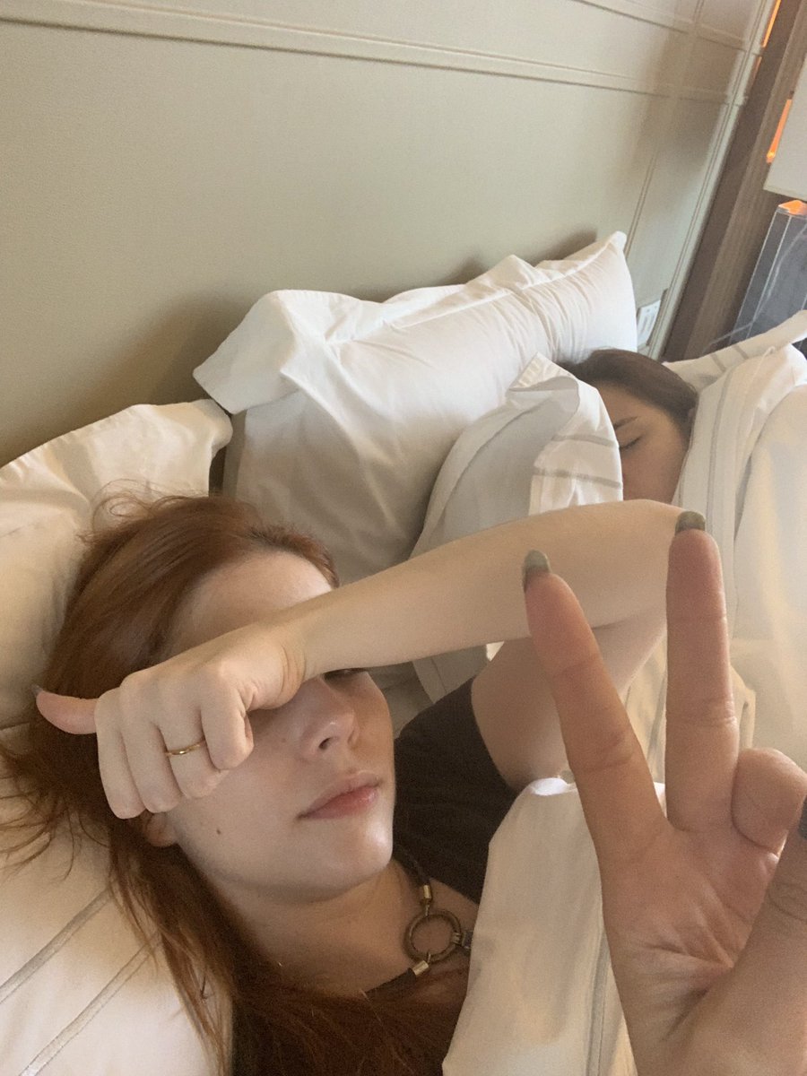 BiaArantes's tweet photo. Vcs queriam foto minha com a @AliceWegmann https://t.co/QrlqlkgxPo
