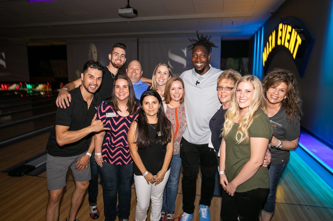 AssuredMgmt's tweet photo. We had a blast last week with the Dallas Cowboys defensive end DeMarcus Lawrence at the third annual Strikes for Kids charity event at Main Event in Frisco, TX benefiting the Boys &amp; Girls Clubs of Collin County. https://t.co/JskSs1rapI