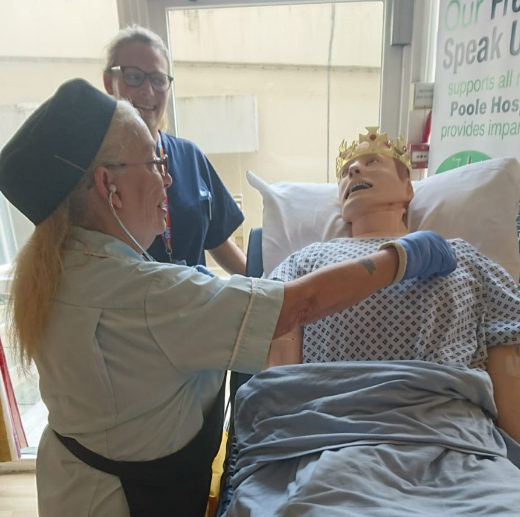 SimulationUHD's tweet photo. #SimManTerry was popular this lunchtime, helping to promote Healthcare Simulation Week 2019.
Get in touch if you'd like to book your team in for some sim! #HcSimWeek19 @HcSimWeek @Poole_Hospital https://t.co/0pQqebheiu