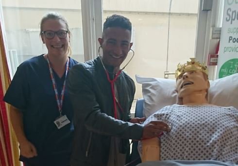 SimulationUHD's tweet photo. #SimManTerry was popular this lunchtime, helping to promote Healthcare Simulation Week 2019.
Get in touch if you'd like to book your team in for some sim! #HcSimWeek19 @HcSimWeek @Poole_Hospital https://t.co/0pQqebheiu