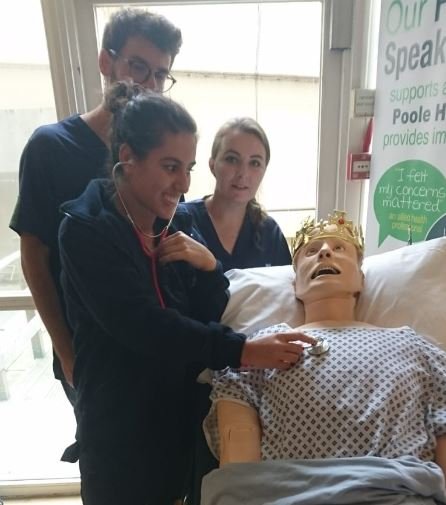 SimulationUHD's tweet photo. #SimManTerry was popular this lunchtime, helping to promote Healthcare Simulation Week 2019.
Get in touch if you'd like to book your team in for some sim! #HcSimWeek19 @HcSimWeek @Poole_Hospital https://t.co/0pQqebheiu