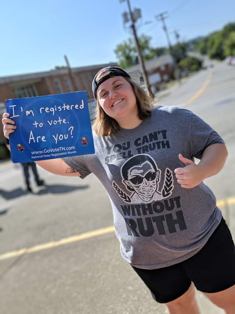 CNEagleVote's tweet photo. @Meat_40 and the rest of the seniors are excited to get people registered!!

#govotetn #eaglevote https://t.co/KayGGqN81q