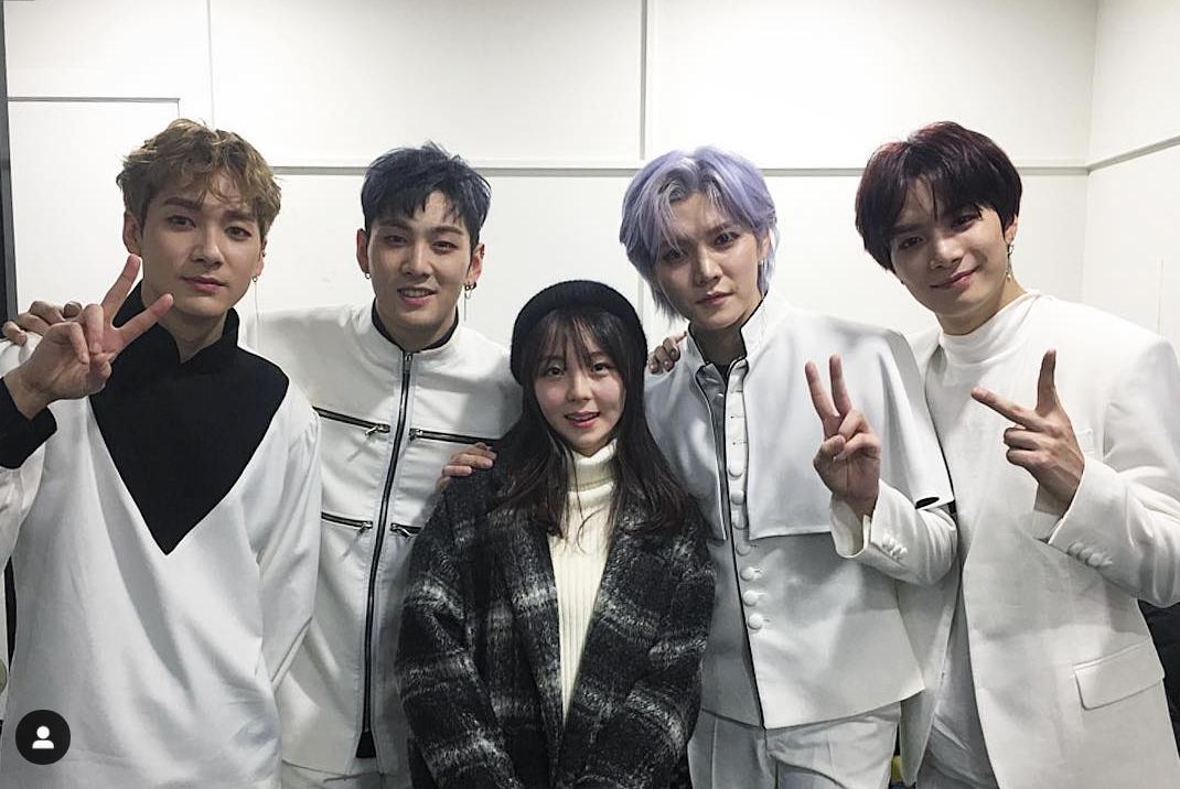 I feel like the poor girl was traumatized because she eventually deleted all the posts with Ren and stopped talking about NU'EST for a while, but you can see she still supports NU'EST until now and even took a picture with nuble~