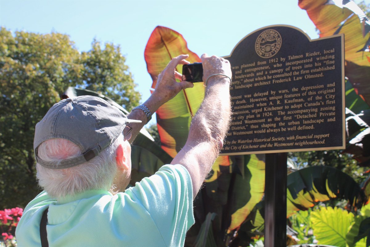 RiversideBrass's tweet photo. Taking a snapshot of the beautiful, bronze Westmount Plaque, proudly manufactured by Riverside Brass. #BeautyofBronze #WestmountPlaqueUnveiling2019 https://t.co/eyhcbDhUfQ