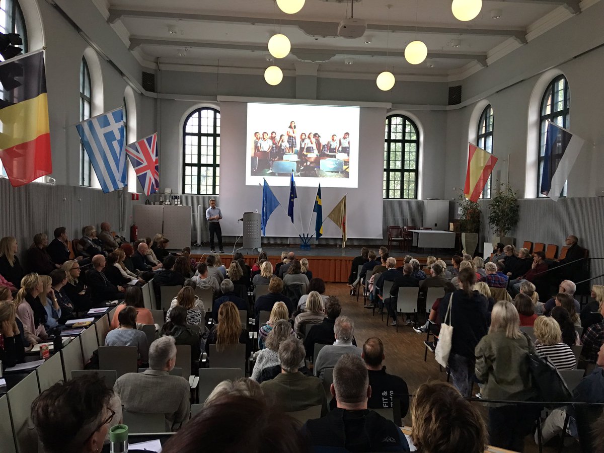 TonyLoow's tweet photo. Torkel Klingberg föreläser för allmänheten i Strängnäs, som en del i vår gemensamma satsning på fortbildning mellan kommun och friskolor #strängnässkola https://t.co/rjlAY1DETg