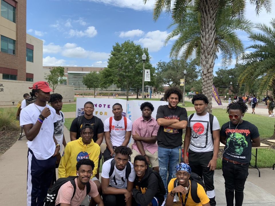 Rellgrayy's tweet photo. LAST DAY OF CAMPAIGNING SO JUST REMEMBER
Terrell Gray for Freshman Class President
Leading
Everyone
Academically &
Decisively
#PresidentGray #pv23 #LeadPV23 https://t.co/CRUzScTgIk