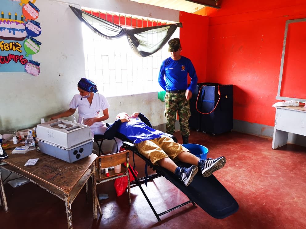 ftc_omega's tweet photo. #EnImágenes | Más de 700 personas del corregimiento de La Carpa de San José del Guaviare se beneficiaron de servicios en salud, medicamentos, recreación y muchos regalos en Jornada de Apoyo al Desarrollo liderada por #BATOT5 con apoyo de @FuerzaAereaCol y entidades del Guaviare https://t.co/B8pdBQRijy