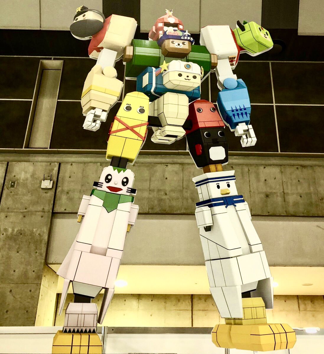 mondomascots's tweet image. Ororon 8, a giant robot made from 8 regional mascots melded together like Voltron, promotes the Fukagawa-Rumoi Expressway in Hokkaido, Japan.