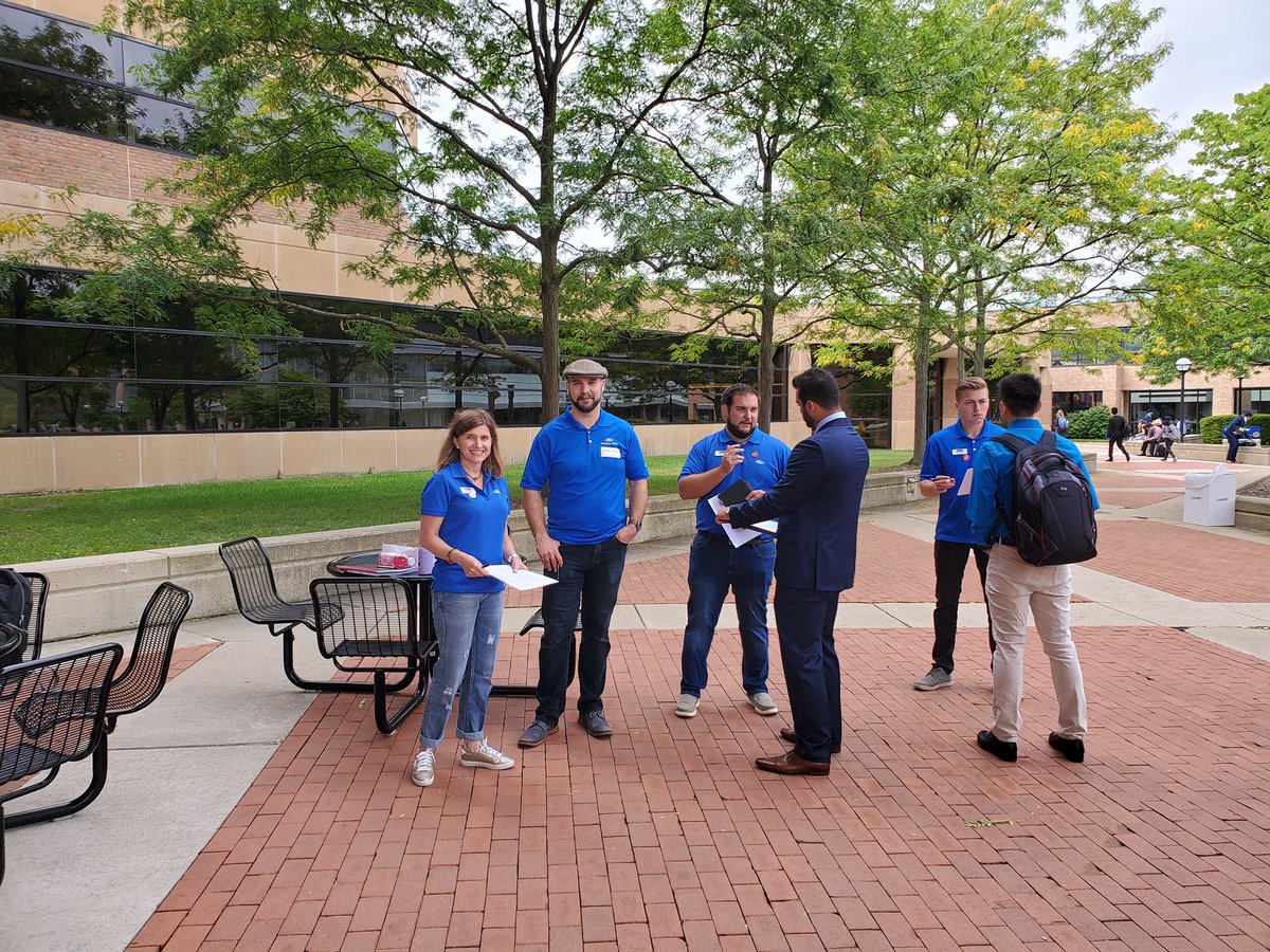 KarenLangona's tweet photo. Ford teams present at the University of Michigan Campus in Ann Arbor today supporting the Engineering Career Fair. Go Further. Go Blue.  #gofurther #goblue #ford #automousvehicles https://t.co/SgBJMJcbJT