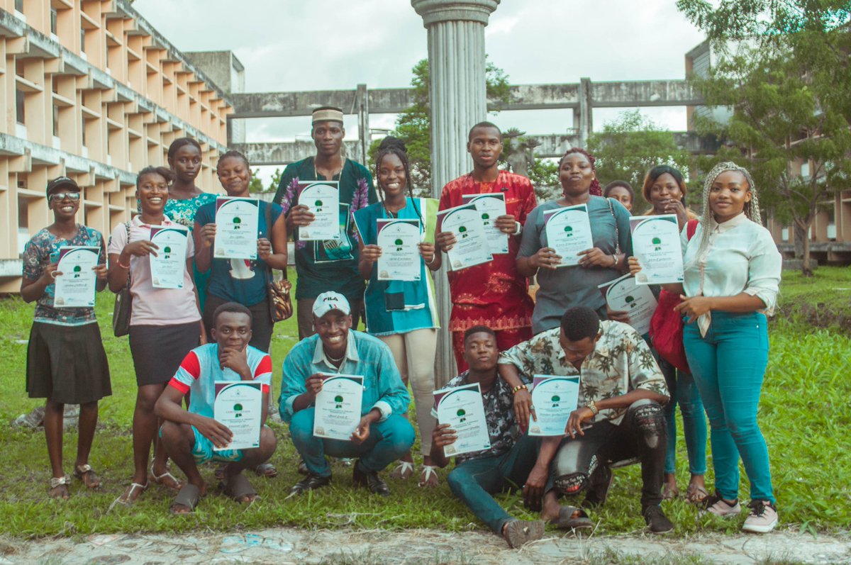 OauFaasa's tweet photo. Clips from out just concluded skill acquisition training where we taught people how to make different snacks and goodies. It was truly a sight to see. For more pictures, you can follow us on Facebook @Faasa Oau and Instagram @Faasa_Oau.

Enjoy 😘 https://t.co/31takg6o6d