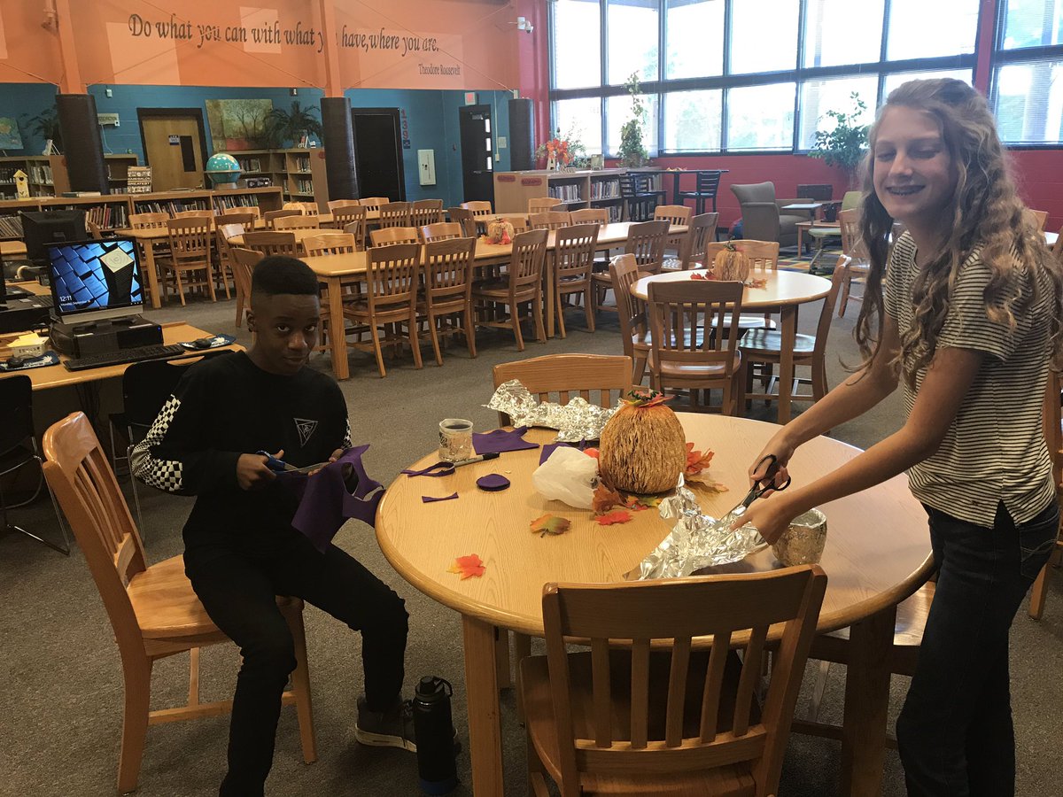 LMMSlearningcom's tweet photo. LMMS students constructing insulators for PBL Assignment https://t.co/v2xeVq8KoL