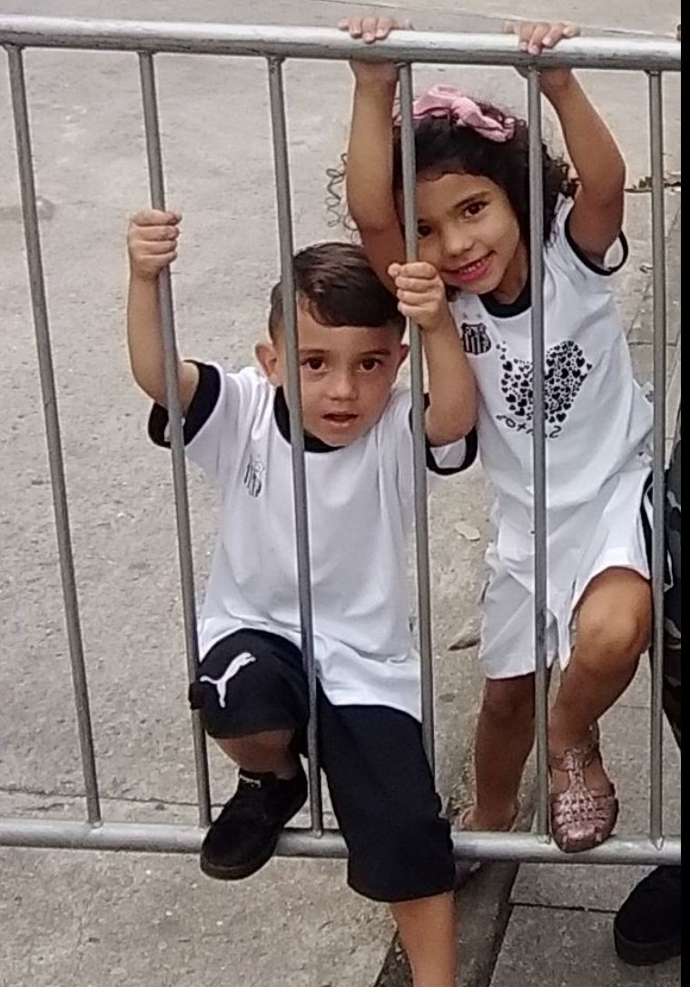 JulianaBitthen1's tweet photo. Eles só queriam ver o Santos jogar 😥 #Santosnomaracanã
#judiação
#torcedorsofre
#meuspeixinhos
@SantosFC
@SantosFC https://t.co/QXHwPTjcKz