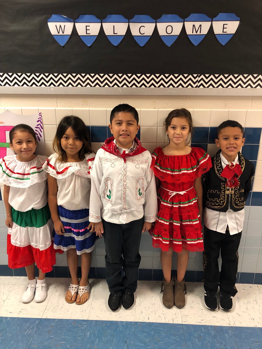 cesparza78's tweet photo. Celebrating Diesiseis de Septiembre ⁦@GarrigaElem⁩ #secondgrade https://t.co/GKXXoEWRb6