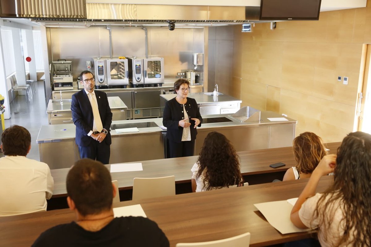 Riudellots's tweet image. Molt contents de poder presentar i acollir la segona edició del Postgrau en Innovació a la Indústria Alimentària.