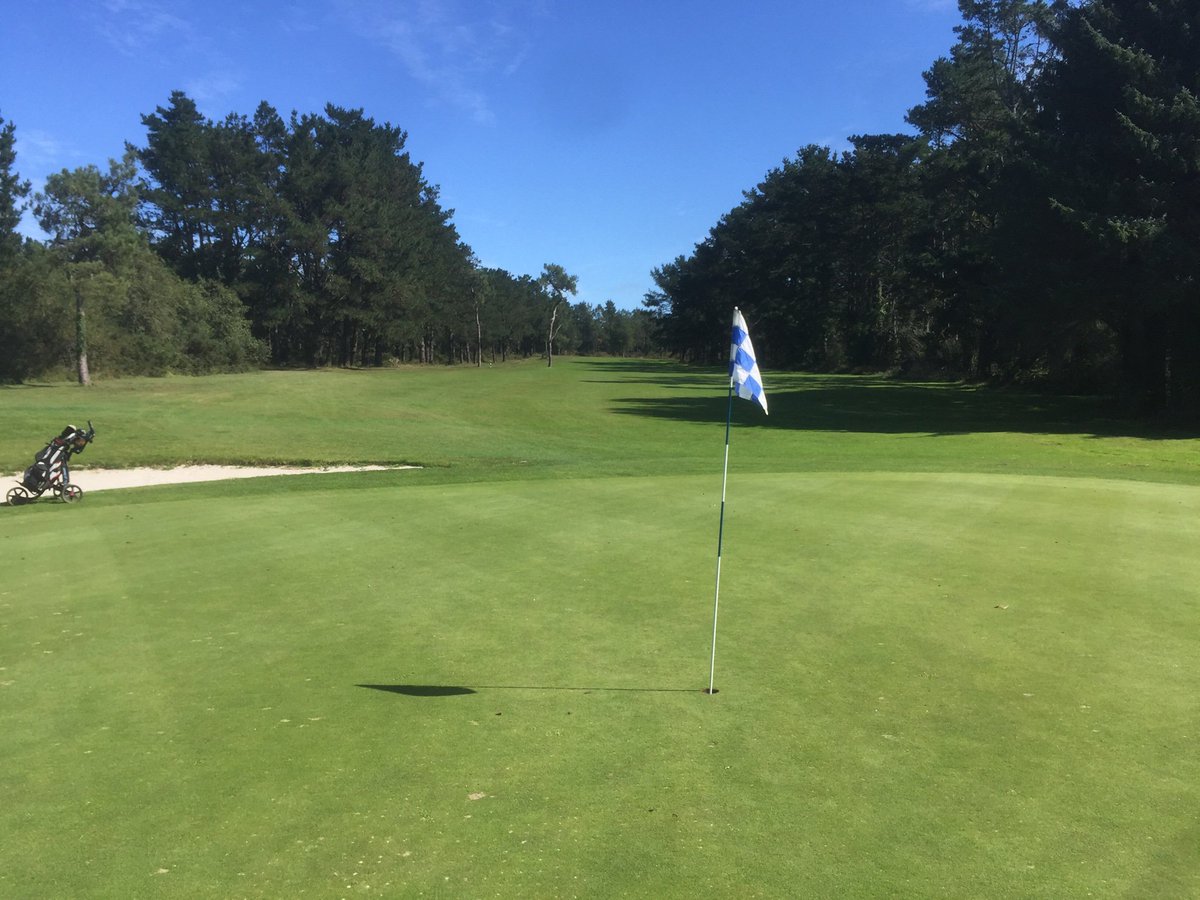 anthonybambwiki's tweet image. Some mondays are tougher than others 
#mondaygolf #myhomecourse #brestiroise @golfbretagne #golf