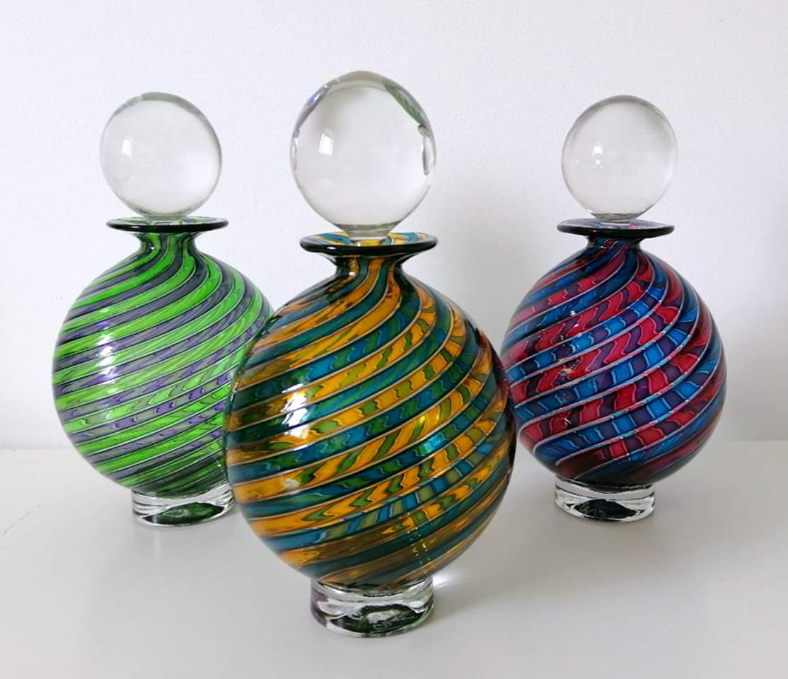aheartofglassuk's tweet photo. We'll be launching #BobCrooks brand new collection @FreshArtFair this weekend on Stand D3. Open Thurs 19- Sun 22 Sept.
#freshartfair #contemporaryart #buyart #artglass #glass #glassware #decorativeglass #designerglass #handmadeglass #colouredglass #3dart #contemporaryglass https://t.co/sEUE8RD4VB