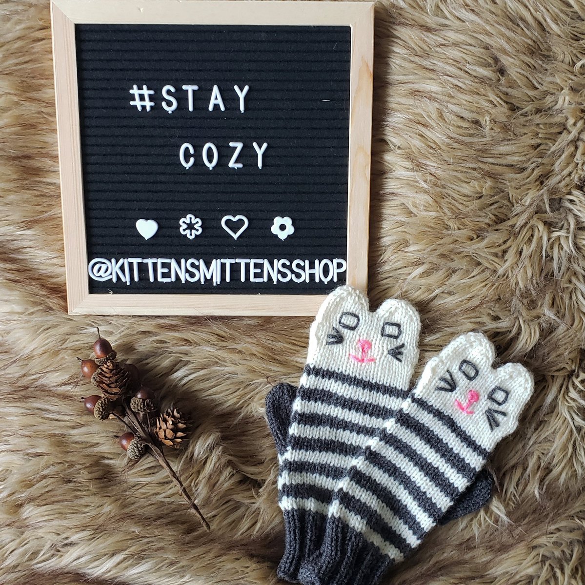 kittensmittensx's tweet photo. It's feeling like Fall out there! Time to start getting cozy for the changing seasons 🍂 https://t.co/nzJKOrJTyL
#staycozy #kittenmittens #fallfeels #fallvibes #etsyfinds #handmadeisbest #handknit #falltrends #fallknitting #MondayMotivation #etsylove #warmandcozy #fallfashion https://t.co/LJD7nNcRha
