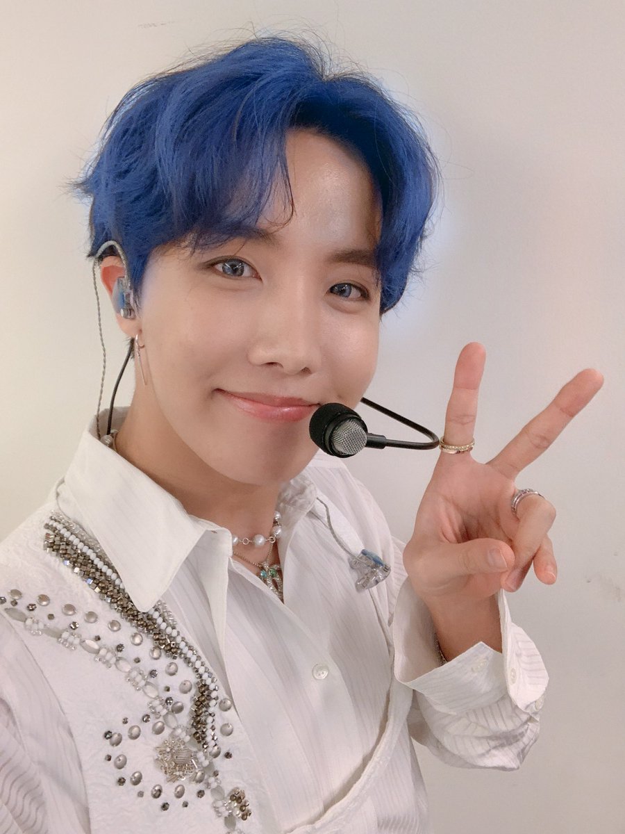 studiosope's tweet image. hoseok answer my texts it's Important