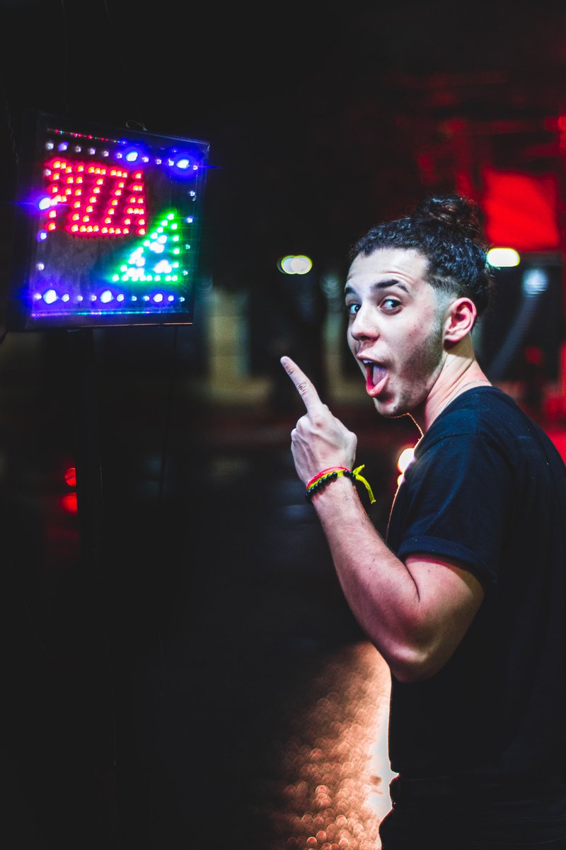 caiozenline's tweet photo. Cรชs gostam de Antes e Depois?! Ai oh!! Com meu mano @Guilherme_frem na noite cachoeirense...
Da RT ai fi!! Pra ajudar o corre!! A firma agradece!! #pizza #photography #zenline https://t.co/kWKGiR9iwR