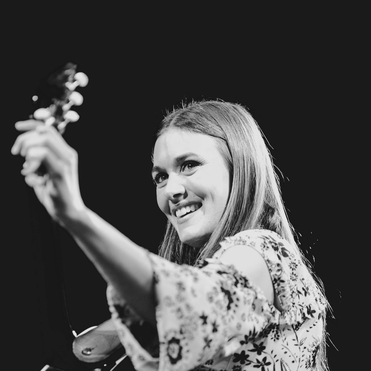 Jill Andrews (@jillandrews) on Twitter photo Hey Fletcher, NC! I hope you'll come out on Sunday, September 29th to see me play at <a href="/BlueGhostBrew/">Blue Ghost Brewing Co.</a> with <a href="/LanghorneSlim/">Langhorne Slim</a>! Can't wait to see your smiling faces! Tickets available in the link below. soo.nr/RbRR Hey Fletcher, NC! I hope you'll come out on Sunday, September 29th to see me play at <a href="/BlueGhostBrew/">Blue Ghost Brewing Co.</a> with <a href="/LanghorneSlim/">Langhorne Slim</a>! Can't wait to see your smiling faces! Tickets available in the link below. soo.nr/RbRR