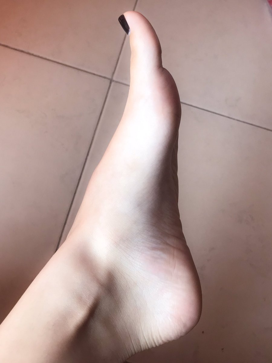 Latina ass and feet