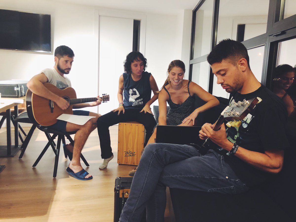 localcoworking's tweet image. Celebrem el primer aniversari amb l'objectiu de seguir sumant bons records!