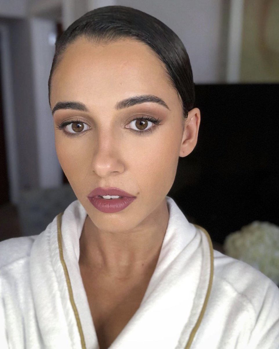 Naomi Scott Daily on X: 📷  Naomi's makeup look for the Louis
