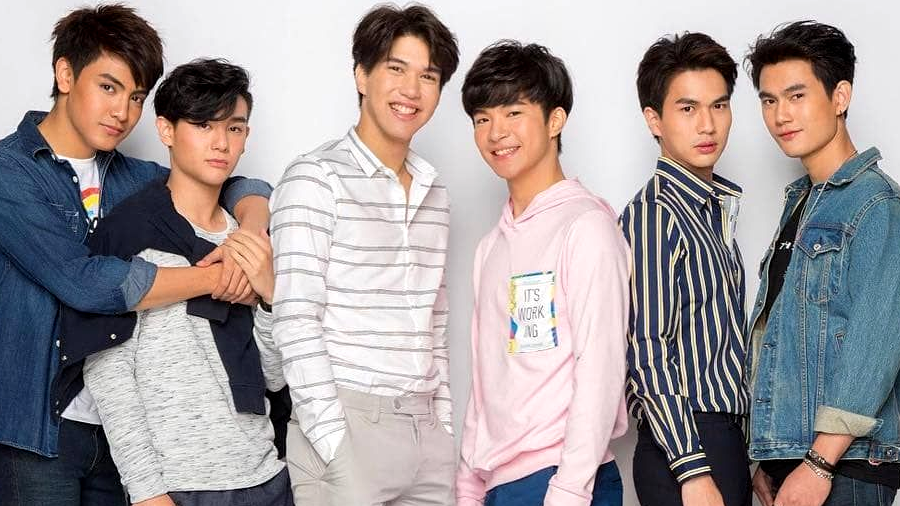 Central Boys Love on X: Diversos vídeos de #2moons2 foram