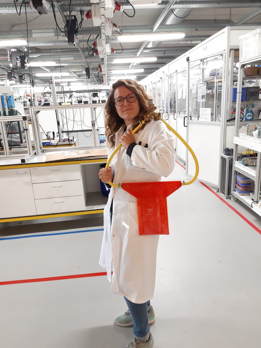 GagliaMC's tweet photo. Scientist at work - Winter collection
#fancybag
#MondayMotivation
#MondayMood
#Science
#labwork
#models https://t.co/kkeHlRllY8