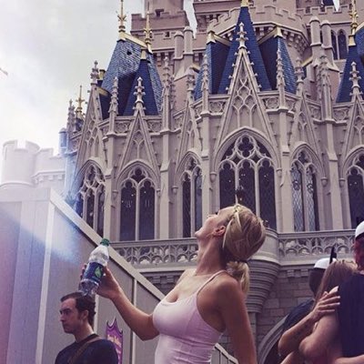 luvbugjsph's tweet image. ——

 i could show you the world  #NewProfilePic