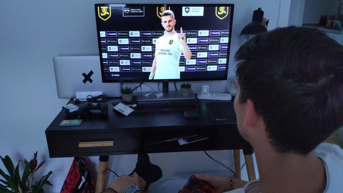 clutchunited's tweet image. Beim #teamclutch #PES2020 ist Pack opening angesagt.
Richtig Rücken von Konani heute 🥰