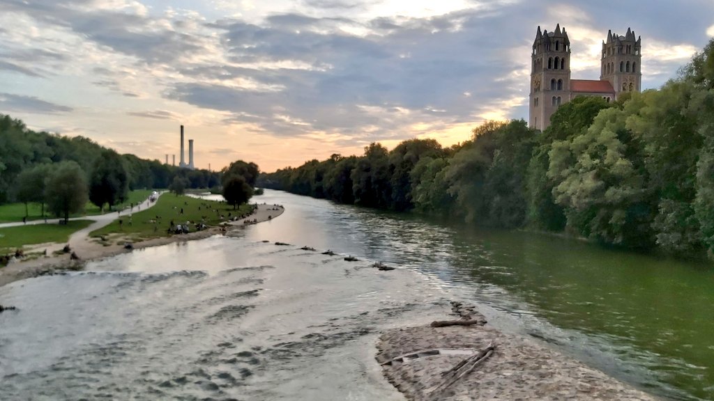 DaGr77's tweet photo. 1 Tag nach dem #bcs12 ist mal wieder Zeit für ein #Abendbuidl bzw. #Isarbuidl https://t.co/ueJp6e4puS