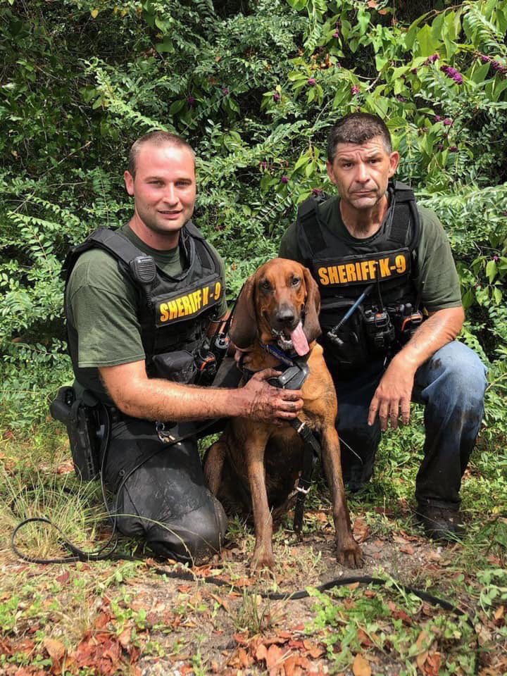 Great job @SRSheriffFL! Their bloodhounds found a missing 3 year old autistic boy who was lost in the woods yesterday. #FOPproud