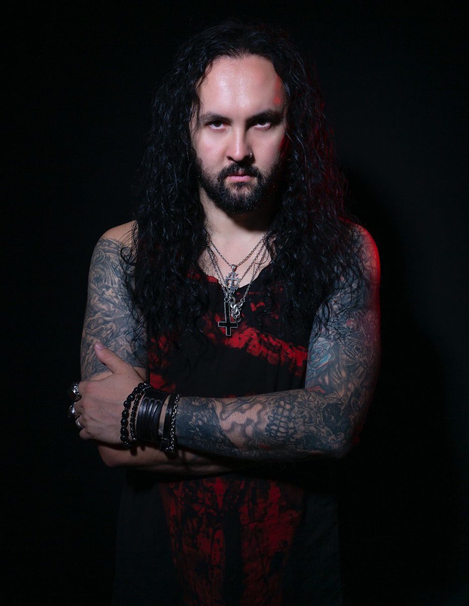 ¡Ya es oficial!

<a href="/fredleclercq/">Frédéric Leclercq</a>, ex-bajista de Dragonforce, pasa a formar parte de <a href="/kreator/">Kreator</a>.

En Rock&amp;Rollin le deseamos éxito total a Fred en esta nueva etapa de su carrera