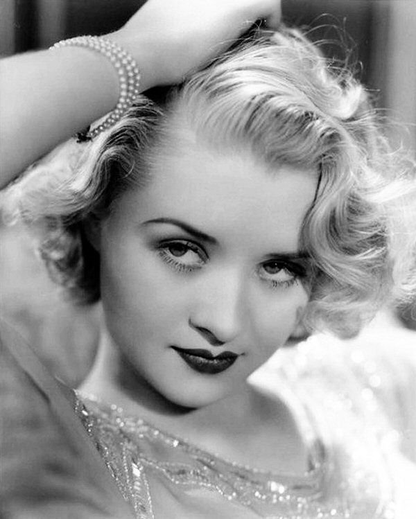 filmdialogueone's tweet photo. Our illustrated biography of Marian Marsh #PreCode #PreCodeFilms #MarianMarsh #RareFilms #ForgottenStars #PreCodeStars #FilmDialogueArchive https://t.co/atmNmlZZey https://t.co/2b6AsZz4nq