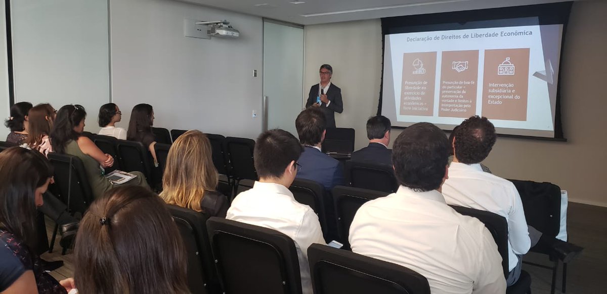 ABVCAP's tweet image. Hoje a ABVCAP e Veirano Advogados realizaram um Encontro Técnico exclusivo para membros da associação e convidados. O tema desse encontro foi a MP de Liberdade Econômica e sua Repercussão na Indústria de PEVC e no Empreendedorismo Brasileiro.