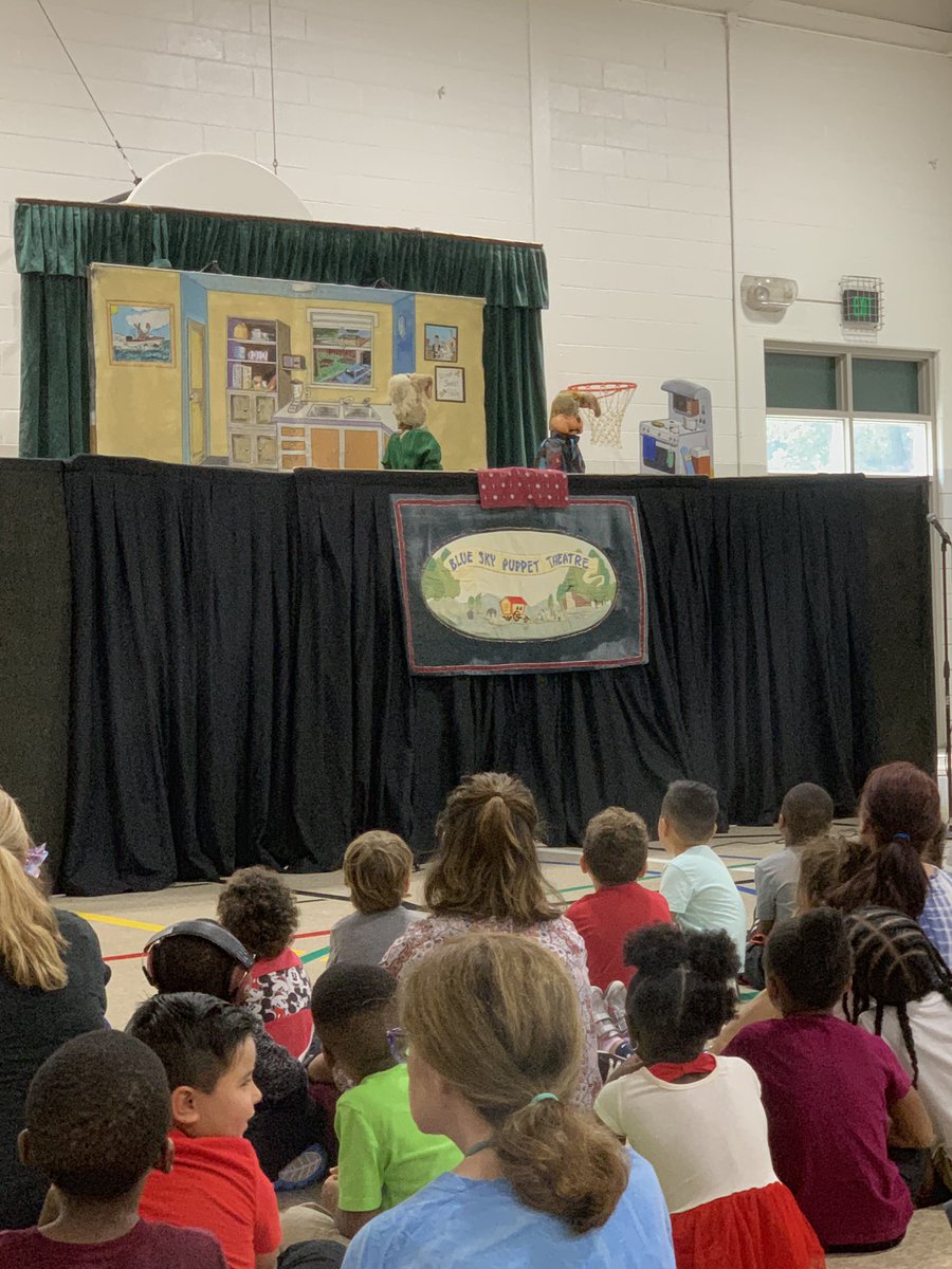 CedarmereLib's tweet photo. Blue Sky Puppet Theatre is visiting Cedarmere today! @Cedarmere https://t.co/tfmiNRKz25