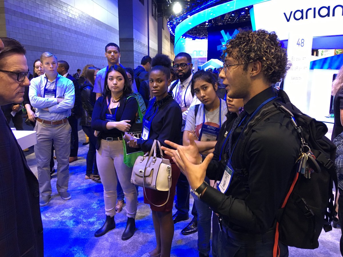 UCCancerCenter's tweet image. Thank you @ASTRO_org for hosting undergrads and medical students for an outstanding career development session at #ASTRO19 in Chicago yesterday. Our #ChicagoEYESonCancer and #researcHStart students &amp;amp; alums had a great day!