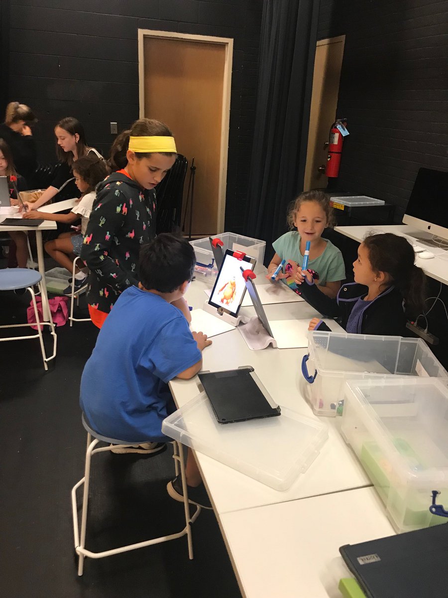 TechXperts first day on the job! They are amazing leaders ⁦<a href="/RooseveltD64/">RooseveltD64</a>⁩! #engaged64