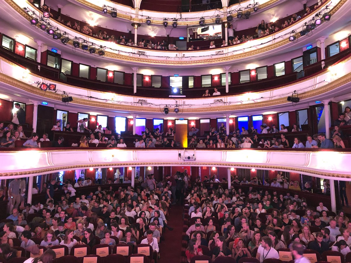 L’évènement est sold-out, et le théâtre <a href="/PorteStMartin/">Théâtre Porte Saint-Martin</a> se remplit 🙌 #JungleBreak