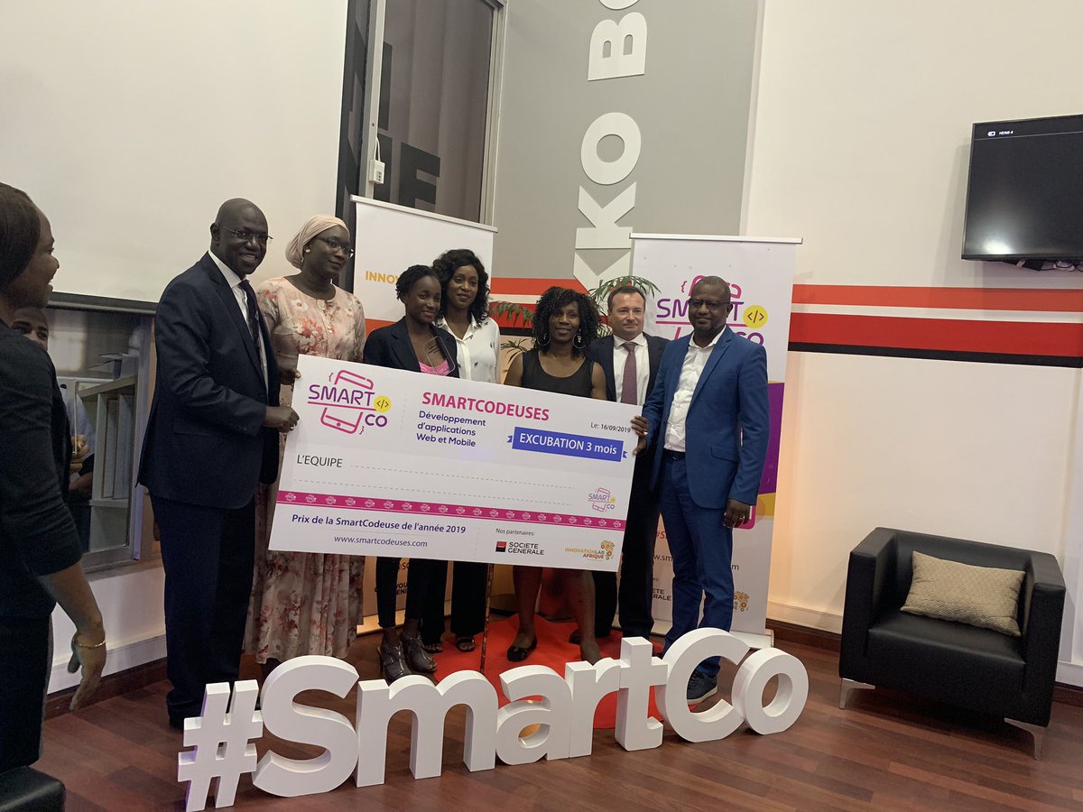 Thiane_W's tweet photo. Bravo à vous la team Lab Innovation pour l’organisation de ce concours dédié aux #Techwomen en #Afrique 👏🏾@SG_HackLab @SG_labinno @ValerieDiop 
#Smartco #Smartcodeuses #WomenInTech #Tech4Women https://t.co/9VIOWj6pjI