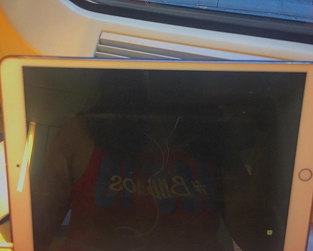 merybere's tweet photo. Recuerdos en el reflejo de un cristal
#bilbaos #aos2019 https://t.co/8mp4OPjNmO