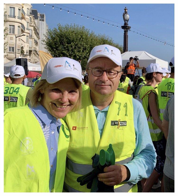 HansBrattskar's tweet photo. A fine day for clearing up beach areas around Lake Geneva yesterday! Thank you to the organisers of this annual “Nettoyage du Lac” garbage collection exercise.
#zerowaste #zeroplastic #cleanlake #OurOcean #Norway4Oceans #OceanCleanUp #CleanOceans https://t.co/vvt0cJtNNx