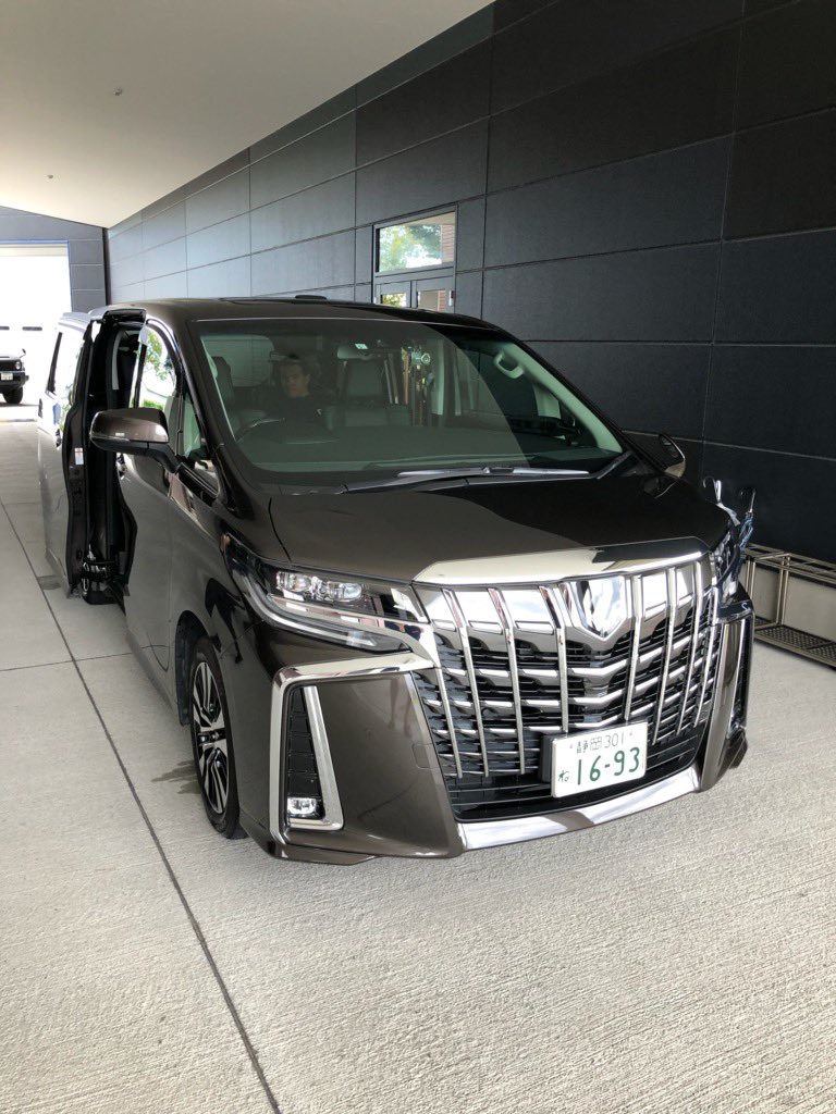 Our ride from #duo to #LakeBiwa. #nowthatsaminivan #japan #toyota #duorealis