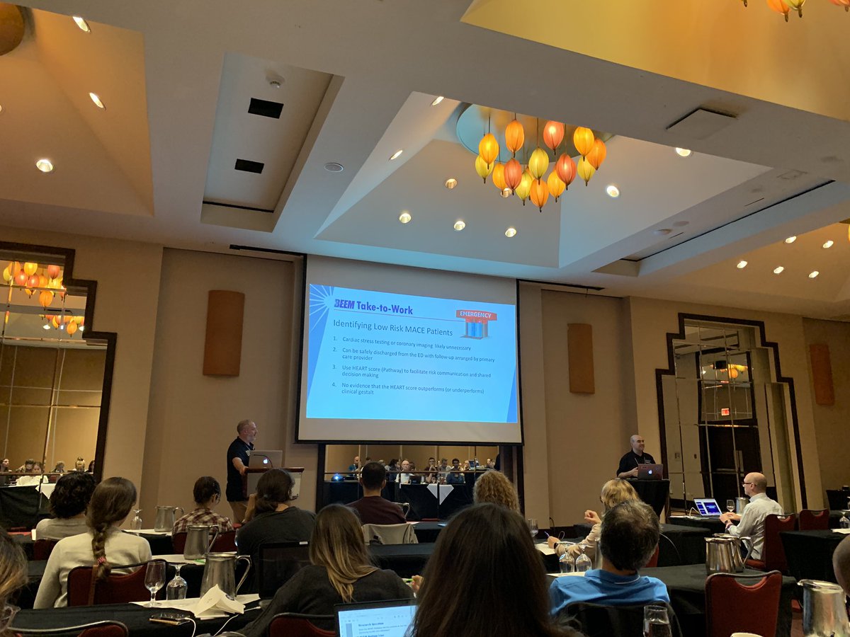 Une première française à #QueBeem !
Bienvenue dans la famille @DocNikko qui discute avec @marcel_mond du Heart score et d’autres sujets EBM en cardiologie