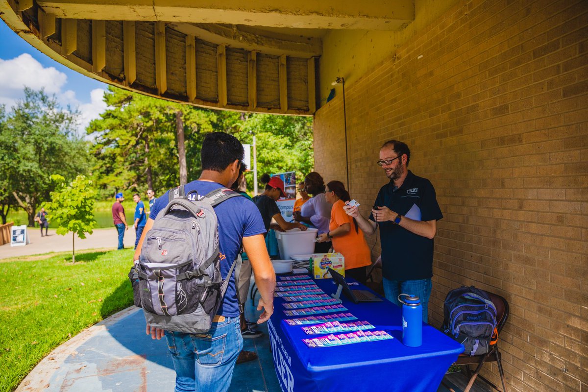 UTTyler's tweet photo. Today, @uttylercab kicked off Hispanic Heritage Month with food and music on Harvey Deck! Don’t miss out on the other events happening throughout the month! #myuttyler #exploreuttyler https://t.co/K1rtvtH8nM