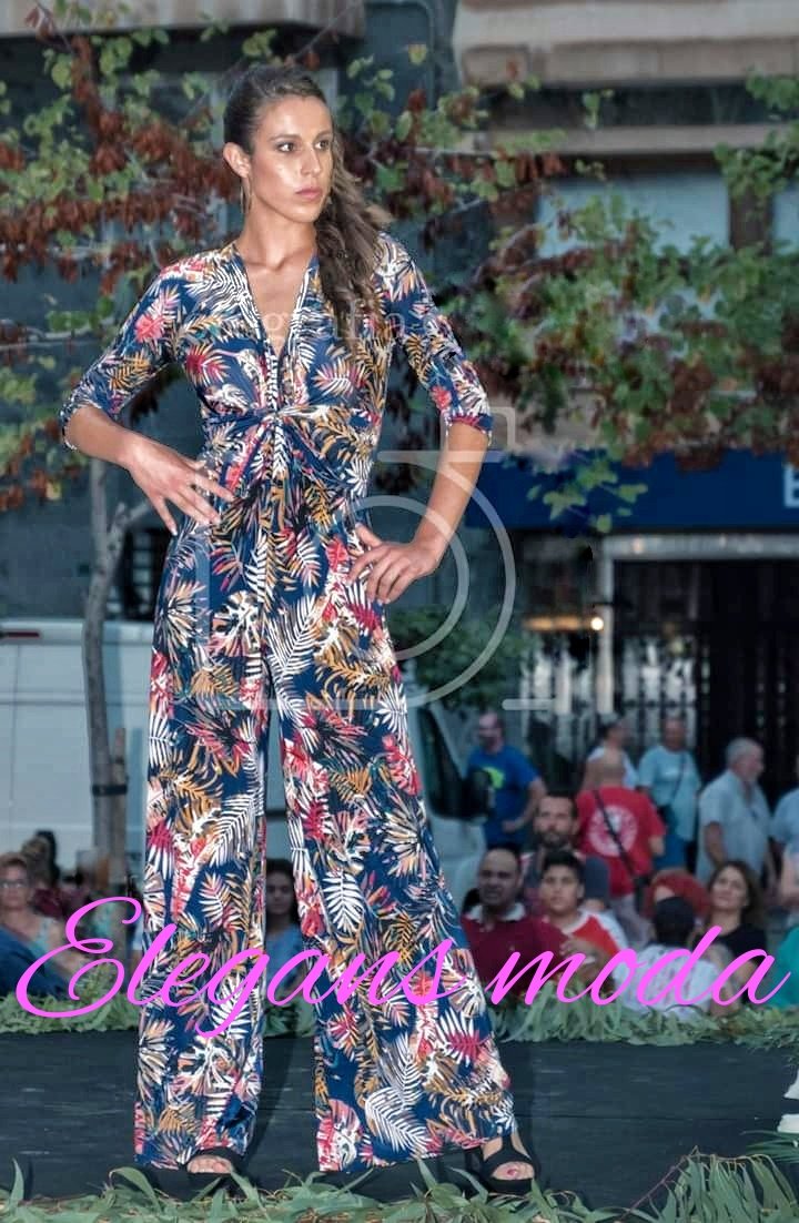 ElegansModa's tweet photo. Mono estampado coleccion otoño Elegans moda.
#desfile #desfiledemoda #fashion #modaespañola #spanishfashion #newcollection #newcollectionautumwinter2019  #models #outfitoftheday  #allsize #tallapequeña #tallasgrandes  #lookdehoy #outfitdehoy #fotodeldía  #mono #monoestampado https://t.co/lj6ID9S7j8